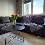 Apartstars - Powstancow #32 With Terrace * ז'שוב