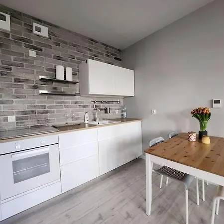 Apartstars - Powstancow #32 With Terrace Apartment