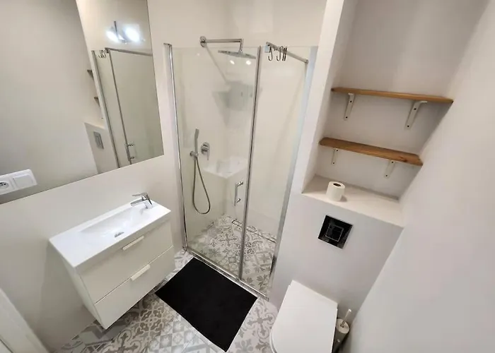 Apartstars - Powstancow #32 With Terrace *